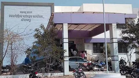 श्रीरामपूर आरटीओ कार्यालयात अनागोंदी