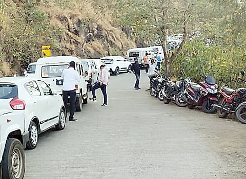 खडकवासला : वर्षअखेरच्या रविवारी सिंहगड ‘हाऊसफुल्ल’