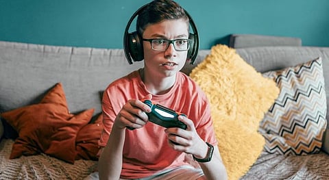 Kids and OCD : पालकांनो वेळीच सावध व्‍हा… व्‍हिडीओ गेम आणि YouTube व्हिडिओमुळे मुलांना ‘या’ मानसिक विकाराची भीती
