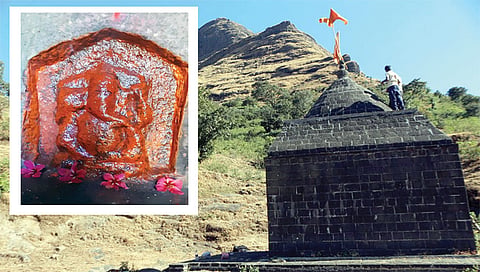 सटाणा : साल्हेर किल्ल्याच्या पायथ्याशी असलेल्या मंदिरातील शेंदूर फासलेली गणेशमूर्ती, दुसर्‍या छायाचित्रात शेंदूर काढल्यानंतर उघड झालेले मूर्तीचे रूप. तिसर्‍या छायाचित्रात शासकीय ठेकेदार बी. डी. पाटील यांनी जीर्णोद्धार केलेले गणेशमंदिर. (छाया : सुरेश बच्छाव)