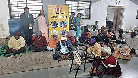 नाशिक : दीनदयाळ राष्ट्रीय नागरी उपजीविका अभियान अंतर्गत शोध मोहिमेत आढळलेले बेघर नागरिक निवारा केंद्रात दाखल.