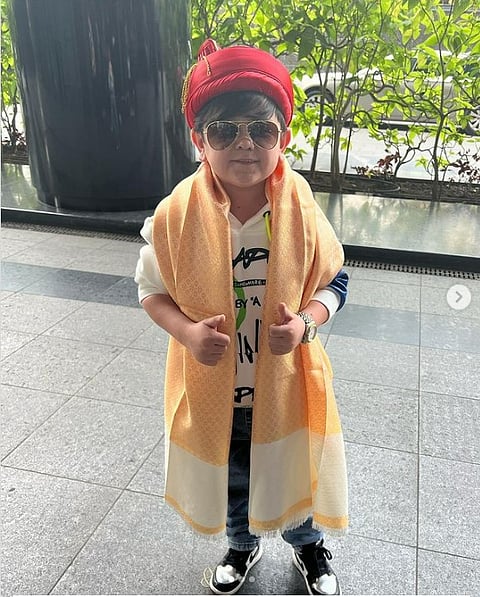 बिग बॉस फेम अब्दू रोझिक पडला पुण्याच्या प्रेमात!  पुणेरी पगडी अन् शाल पेहरावातील फोटो केला शेअर, गोल्डन बॉइजचीही घेतली भेट