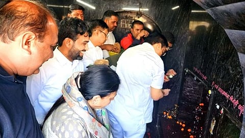 वरदर्डी येथील प्राचीन शनी मंदिराचे दर्शन प्रसंगी गुजरात राज्याचे भाजपा प्रदेशाध्यक्ष सी. आर. पाटील. 
