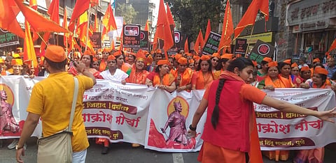हिंदूचा जन आक्रोश…हजारोंच्या संख्येने हिंदू बांधव मोर्चात सहभागी