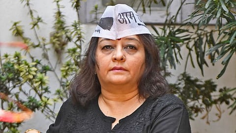 प्रीती शर्मा मेनन  
