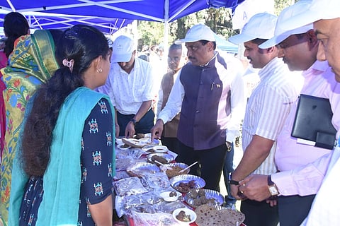 बाजरीचे लाडू, चकली, चिवडा, धपाट्यांवर मारला ताव, तृणधान्यांचे महत्व पटवून देण्यासाठी वर्षभर कार्यक्रम:  सुनिल चव्हाण