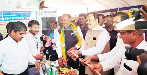 पुणे : विरोधकांकडून सरकार पाडण्याच्या वल्गना ; खा. संजय राऊत यांच्यावर चंद्रशेखर बावनकुळे यांची टीका