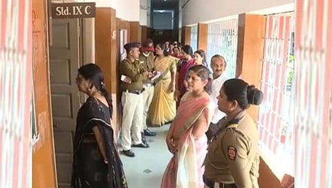 नागपूर शिक्षक मतदारसंघ निवडणुकीत चुरस वाढली: दुपारपर्यंत ६१ टक्के मतदान
