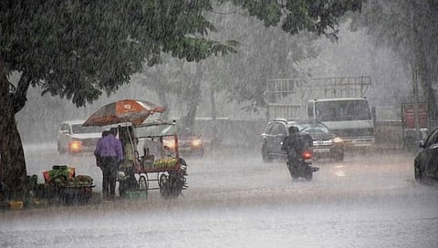 सिंधुदुर्ग : जिल्ह्यात चार दिवस मुसळधार पावसाचा इशारा; दक्षता घेण्याचे जिल्हाधिकाऱ्यांचे आवाहन | Heavy rain warning in Sindhudurg