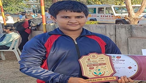 Kolhapur :  विद्या मंदिर म्हाकवे शाळेच्या विद्यार्थिनीचे कुस्ती स्पर्धेत यश; जिल्ह्यात प्रथम क्रमांक