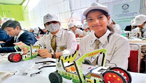 Agribot : विद्यार्थ्यांनी केला ‘अ‍ॅग्रीबोट’ बनवण्याचा विश्वविक्रम
