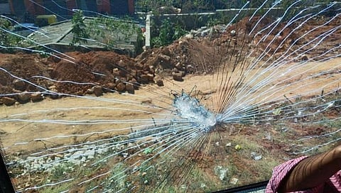 Vande Bharat Express :  वंदे भारत एक्सप्रेसवर दगडफेक का करत आहेत?