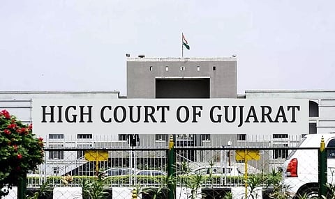 Gujarat High Court : विवाहित ‘गर्लफ्रेंड’चा ताबा मागणाऱ्या रोमिओला न्यायालयाचा दणका, ठोठावला ५००० रुपयांचा दंड