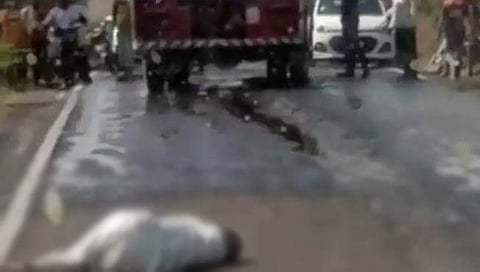 आग्‍यामोहोळाच्या हल्‍ल्‍यात दुचाकीस्‍वाराचा मृत्‍यू   