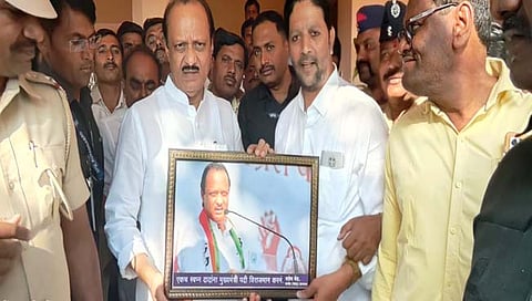 अजित पवार 