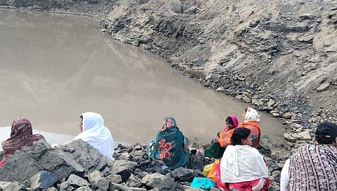 प्रकल्‍पग्रस्‍तांचा जलसमाधीचा प्रयत्‍न 