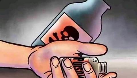 Death of a woman after consuming poison