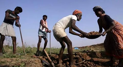 Budget 2023 : गरीबांना वर्षभर मोफत धान्‍य, ‘प्रधानमंत्री आवास योजने’च्‍या निधीत ६६ टक्‍के वाढ