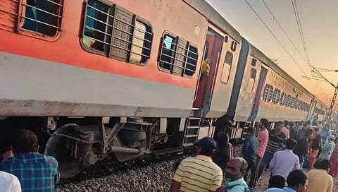 विशाखापट्टणम-सिकंदराबाद गोदावरी एक्स्प्रेस  