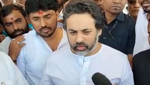 बीड : निलेश राणे केज कोर्टात हजर; प्रकाश आंबेडकरांवर केली होती आक्षेपार्ह पोस्ट