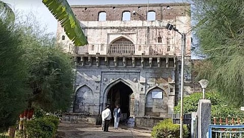 सिंदखेडराजा जिजाऊ जन्मस्थळ लखुजीराव जाधव यांचा राजवाडा.
