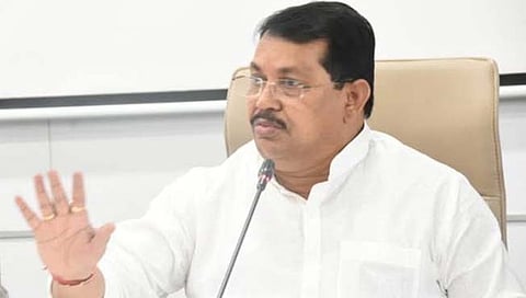 राज्यात अवैध दारू निर्मितीचे १०  कारखाने, तरीही सरकार गप्पा का ? : विजय वडेट्टीवार