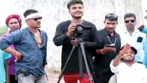 You Tube : एक गाव यू ट्यूबर्सचे!