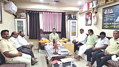ठाकरे गट नाशिक बाजार समितीच्या रिंगणात, सर्वच्या सर्व जागा लढणार