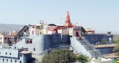 मढी देवस्थानच्या वेबसाईटमध्ये छेडछाड !  मढी देवस्थानच्या वेबसाईटवर ‘सीईओ’ पवारांकडून बदल