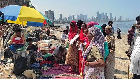 माहीम समुद्र किनाऱ्यावरील १७ कुटुंब बेघर : महापालिकेची कारवाई  