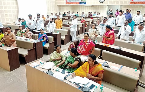 नगर : बजेटवरील चर्चा भरकटली; शहरातील रस्ते खोदाई दरनिश्चितीसाठी समिती नेमणार