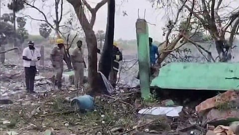 Tamil Nadu | तामिळनाडूत मोठी दुर्घटना, कांचीपूरममधील फटाक्याच्या गोदामात स्फोट, ८ ठार, १६ जखमी