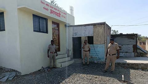 शाळेत बॉम्‍ब   