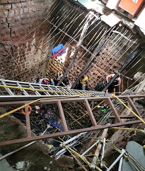 Indore temple stepwell collapse: इंदूरमधील मंदिर दुर्घटना प्रकरणात मंदिर प्रशासनावर गुन्हा दाखल; मृतांची संख्‍या ३५ वर