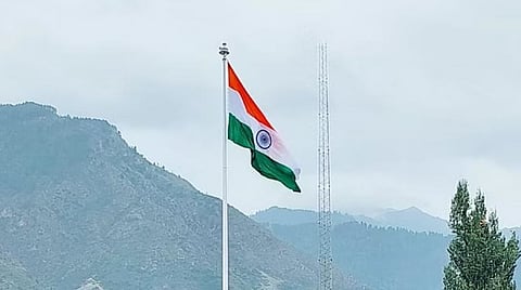 अभिमानास्‍पद! डोडा येथे भारतीय लष्‍कराने फडकवला १०० फूट उंच तिरंगा