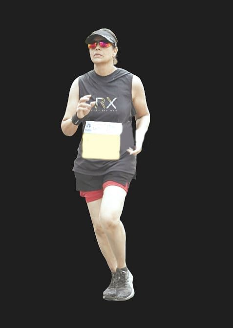 नगर : अल्ट्रा मॅरेथॉनची नगरी ‘क्वीन’:  25 पेक्षा अधिक मॅरेथॉनमध्ये पदके; विद्या बनल्या कुटुंबाचा अभिमान