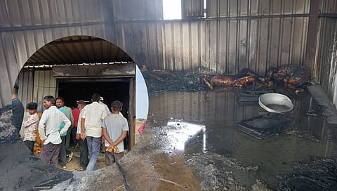 धुळे : मेणबत्ती कारखान्यातील दुर्घटनेतील मृतांच्या नातेवाईकांना पाच लाखांची मदत जाहीर