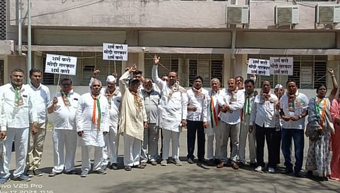 धुळे : पुलवामाप्रकरणी मोदींच्या विरोधात काँग्रेसची निदर्शने