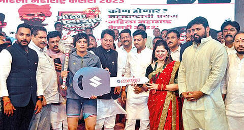 नगरची भाग्यश्री फंड ठरली ‘महाराष्ट्र केसरी’; चांदीच्या गदेसह चारचाकीची मानकरी