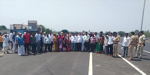 मुख्यमंत्र्यांचा नातेवाईक असल्याने कुणालाही आडवे टांगणार का : आ. दिलीप मोहिते पाटील