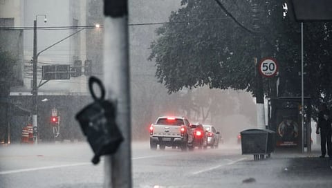 Rainfall forecast: पुढचे ३-४ तास मुंबईसह ‘या’ जिल्हयांना पाऊस झोडपणार ; IMD चा इशारा