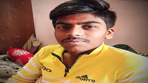 ट्रकची दुचाकीला धडक  