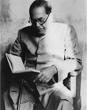 डॉ. आंबेडकर यांचे विचारधन मराठीतही ! सामाजिक, आर्थिक समस्यांच्या विश्लेषणाच्या अनुवादाला गती
