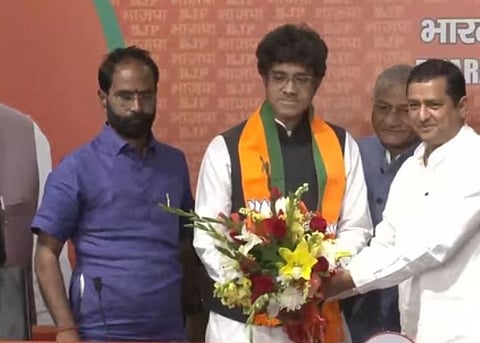 देशाचे पहिले गव्हर्नर-जनरल सी. राजगोपालचारी यांचे पणतू आणि काँग्रेसचे माजी नेते सीआर केसवन यांनी आज ( दि. ८)  भाजपमध्ये प्रवेश केला.