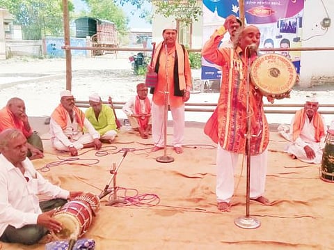 काळाच्या ओघात कलगी-तुर्‍याकडे श्रोत्यांची पाठ
