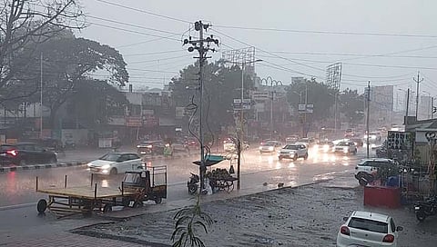 पावसाची हजेरी  
