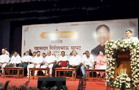 जिथे माणुसकी तिथेच अश्रू… गिरीश बापट यांना श्रद्धांजली; पुण्याच्या प्रश्नांबाबत आस्था असणारा नेता हरपल्याची भावना