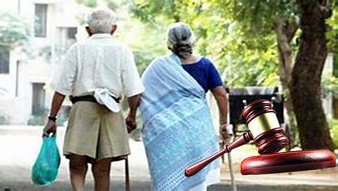 नाशिक : आई-वडिलांना घराबाहेर काढणाऱ्या मुलाला चपराक
