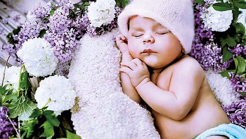 बाळाला अतिघाम येतोय?; घामाची ‘ही’ ५ कारणे माहिती असणे आवश्यक आहे, जेणेकरून योग्‍य वेळी उपचार करता येतील