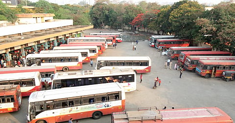 पिंपरीतील वल्लभनगर आगारात गाड्यांसाठी जागा अपुरी